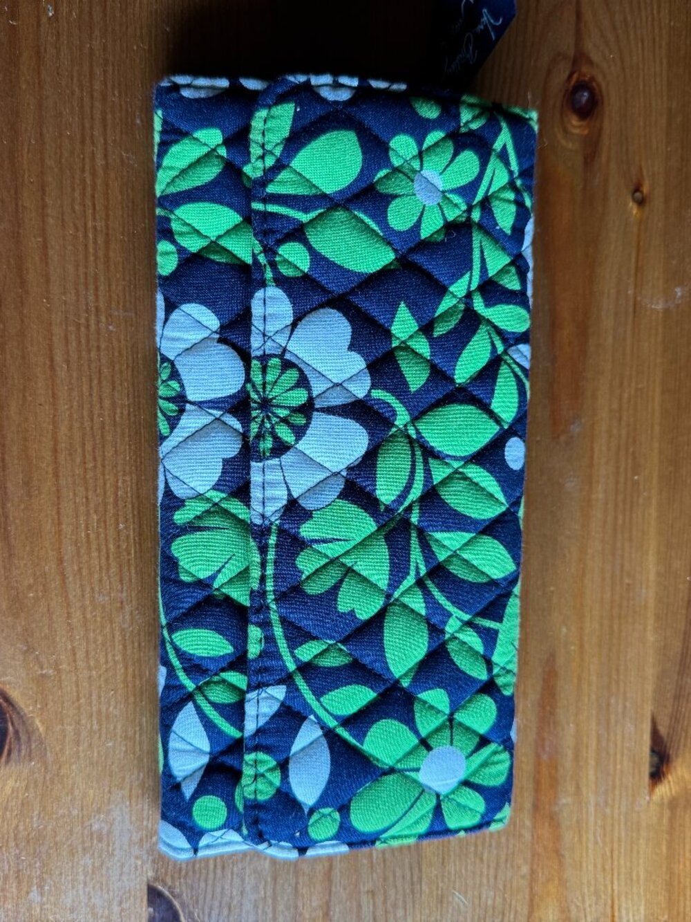 Vera Bradley Lucky You Trifold Magnetic Closure Wallet Green Navy Print Floral